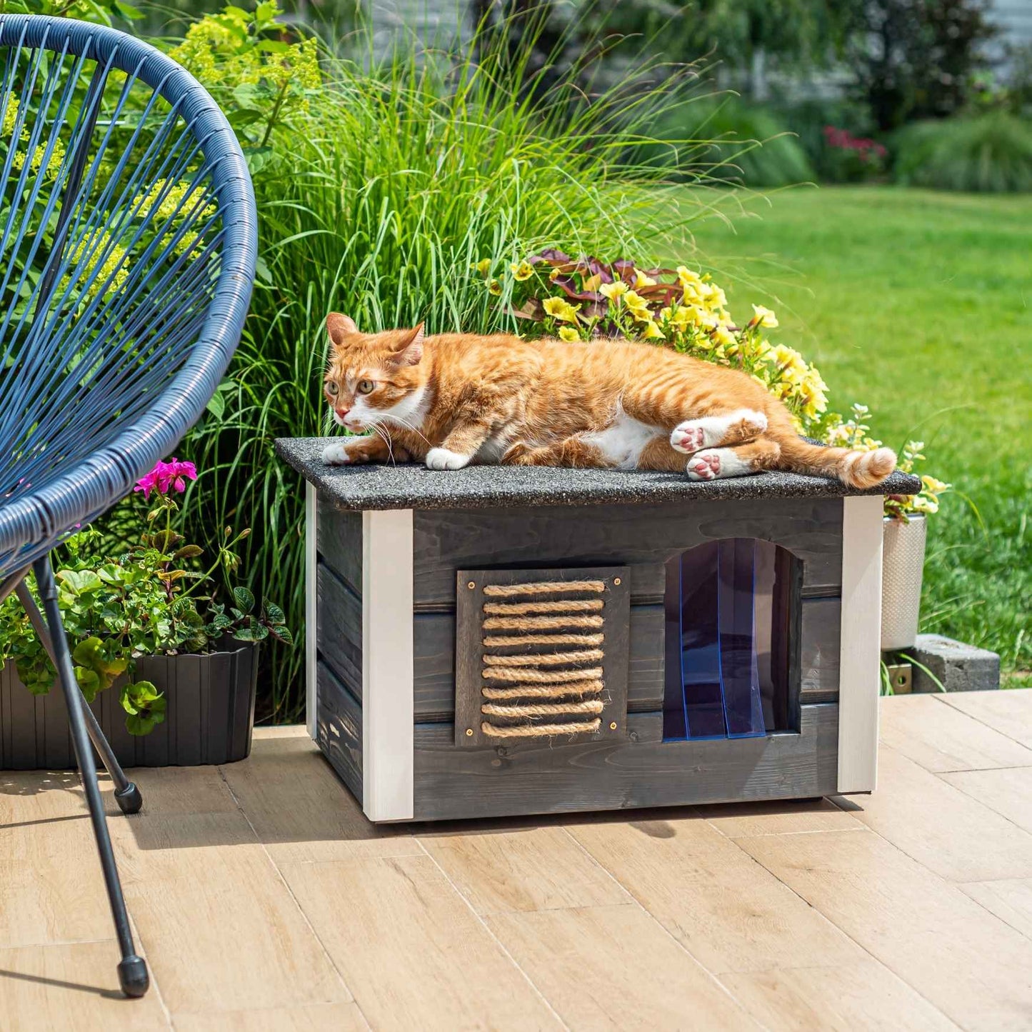 Insulated Outdoor Cat House with Waterproof Openable Roof
