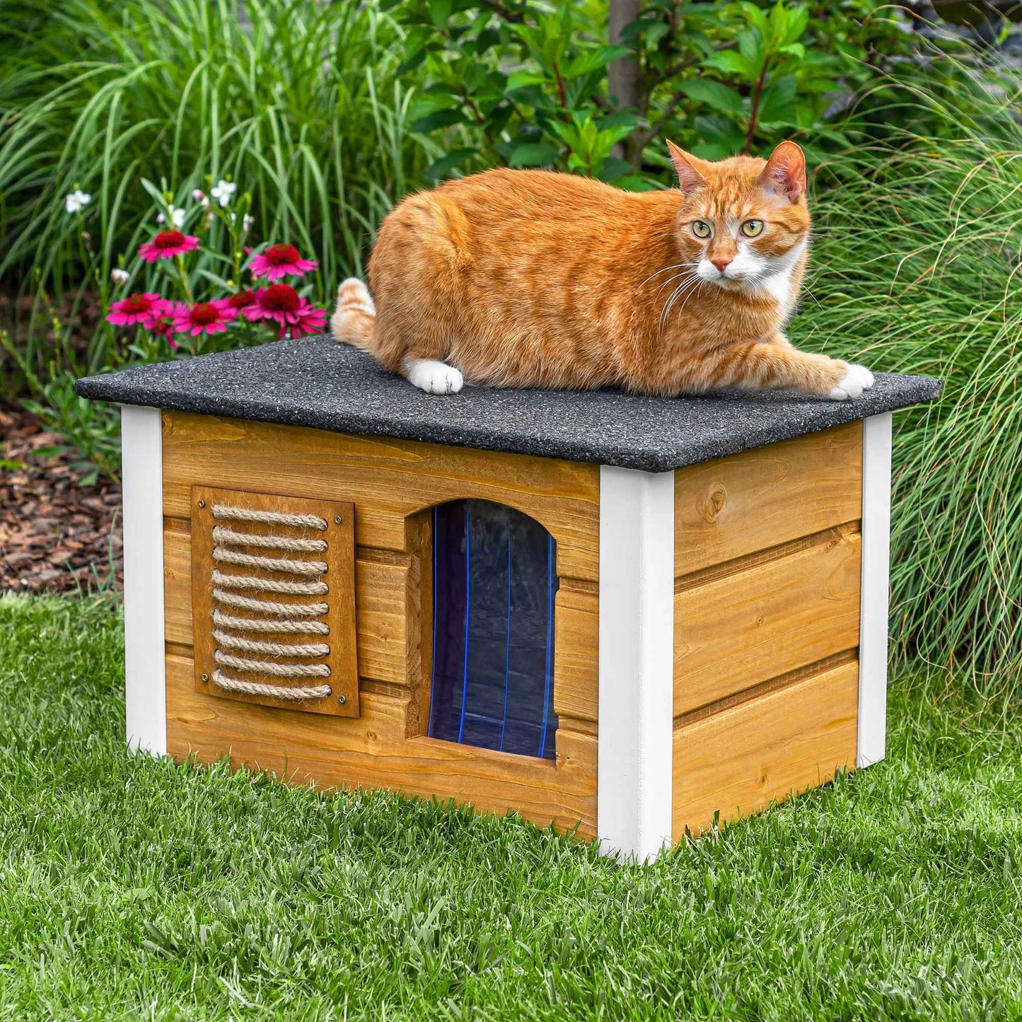 Insulated Outdoor Cat House with Waterproof Openable Roof