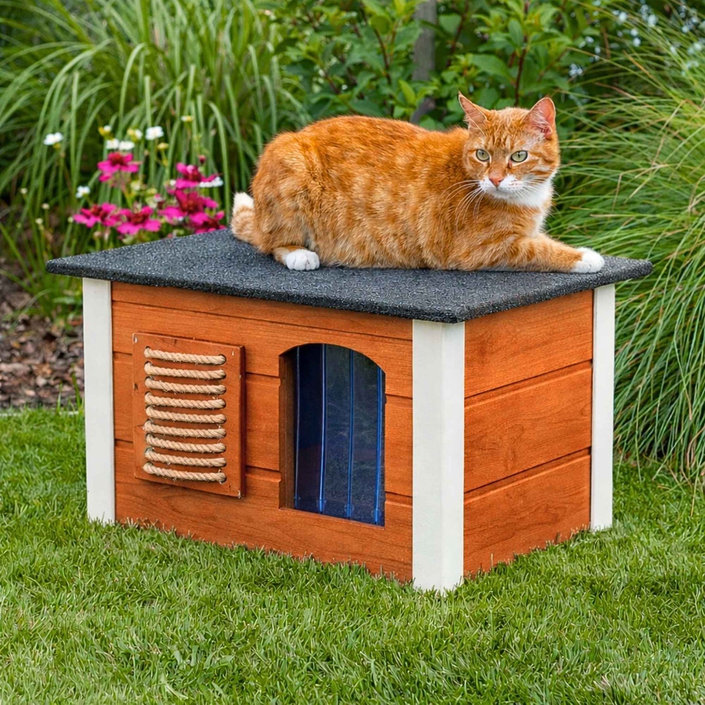 Insulated Outdoor Cat House with Waterproof Openable Roof